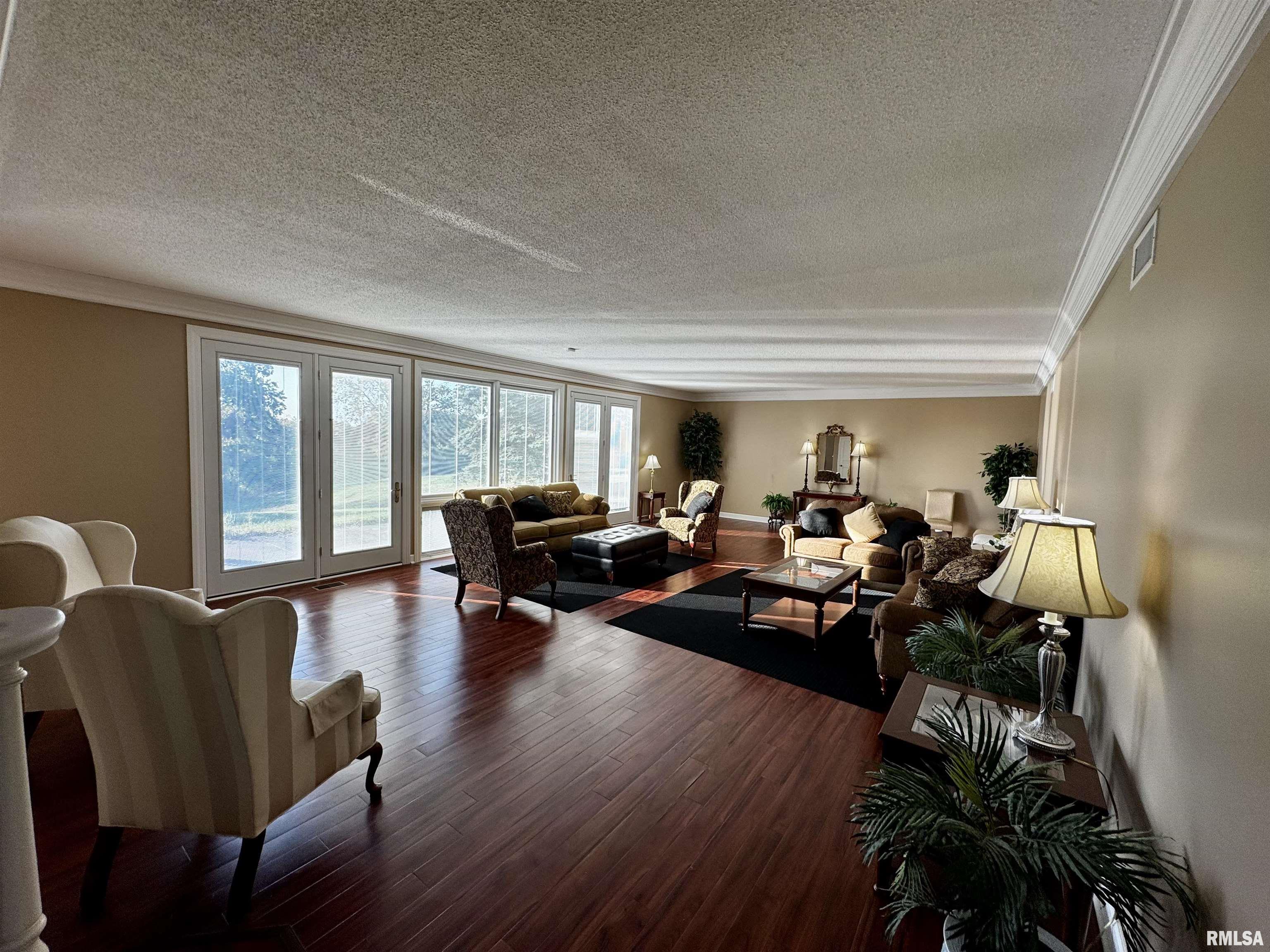 2001 Wigwam Hollow Road Macomb, IL 61455 - Photo 4 of 48
