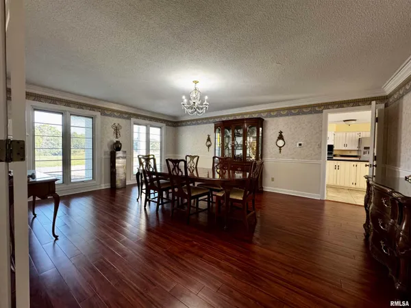 $565,000 | 2001 Wigwam Hollow Road, Macomb, IL 61455