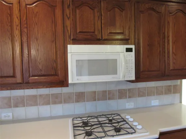 $3,195 | 1023 Candlewood Trail, Irving, TX 75063