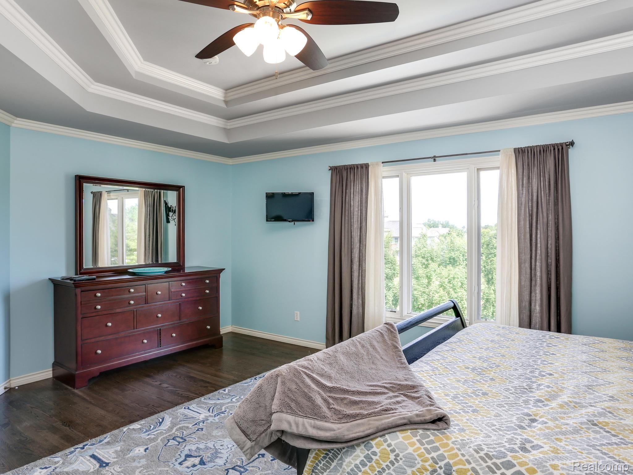 5323 Carlisle Court Rochester, MI 48306 - Photo 33 of 57 Master bedroom double height tray ceiling.