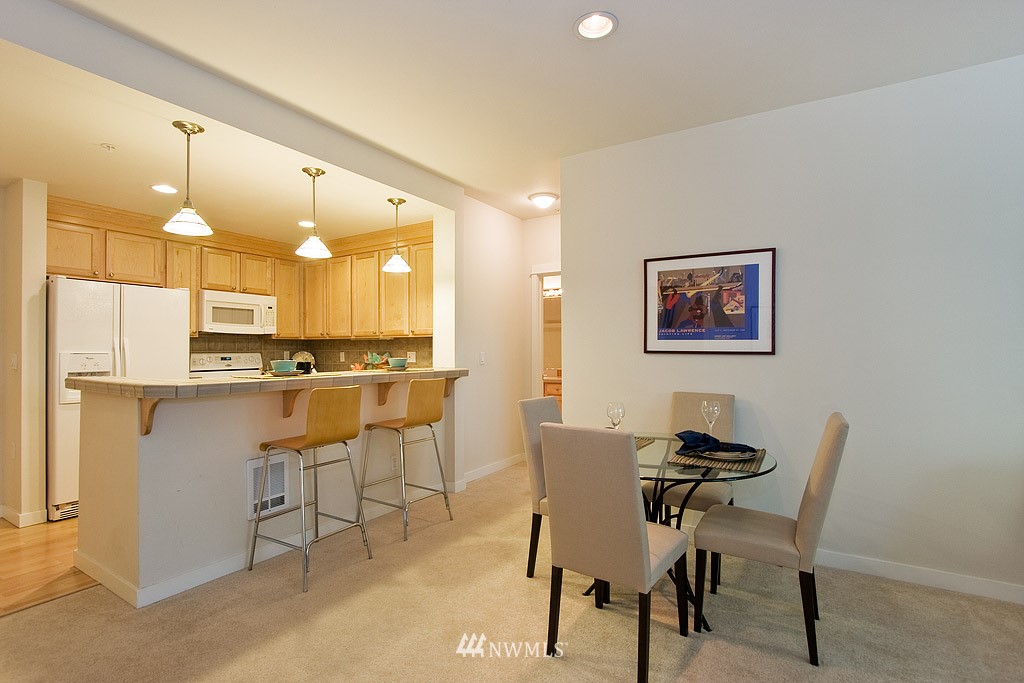 55 Williams Avenue South, Unit 304 Renton, WA 98057 - Photo 5 of 15