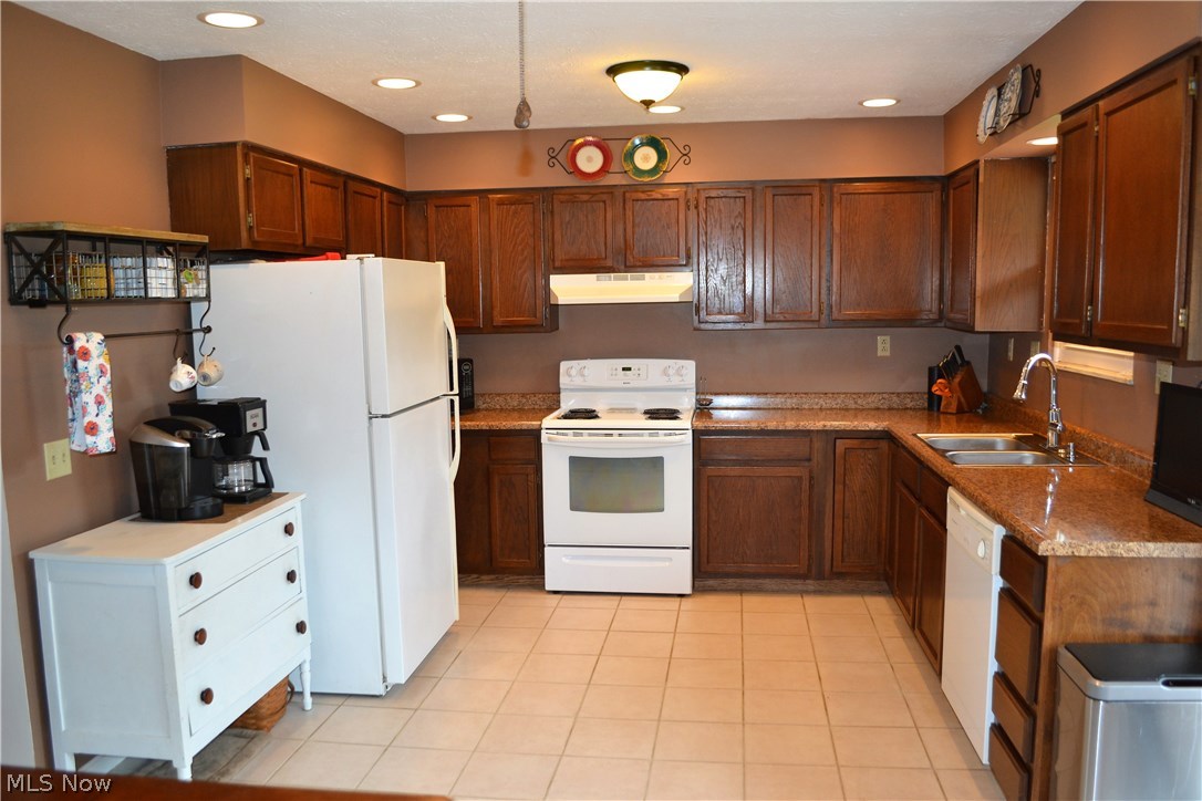 12073 Dupont Road Washington, WV 26181 - Photo 11 of 29