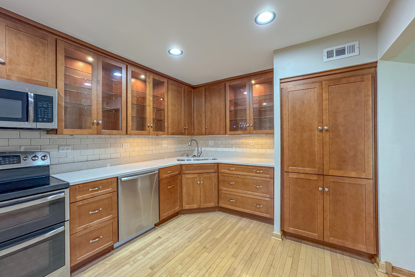 416 Swallow Lane Deerfield, IL 60015 - Photo 10 of 29