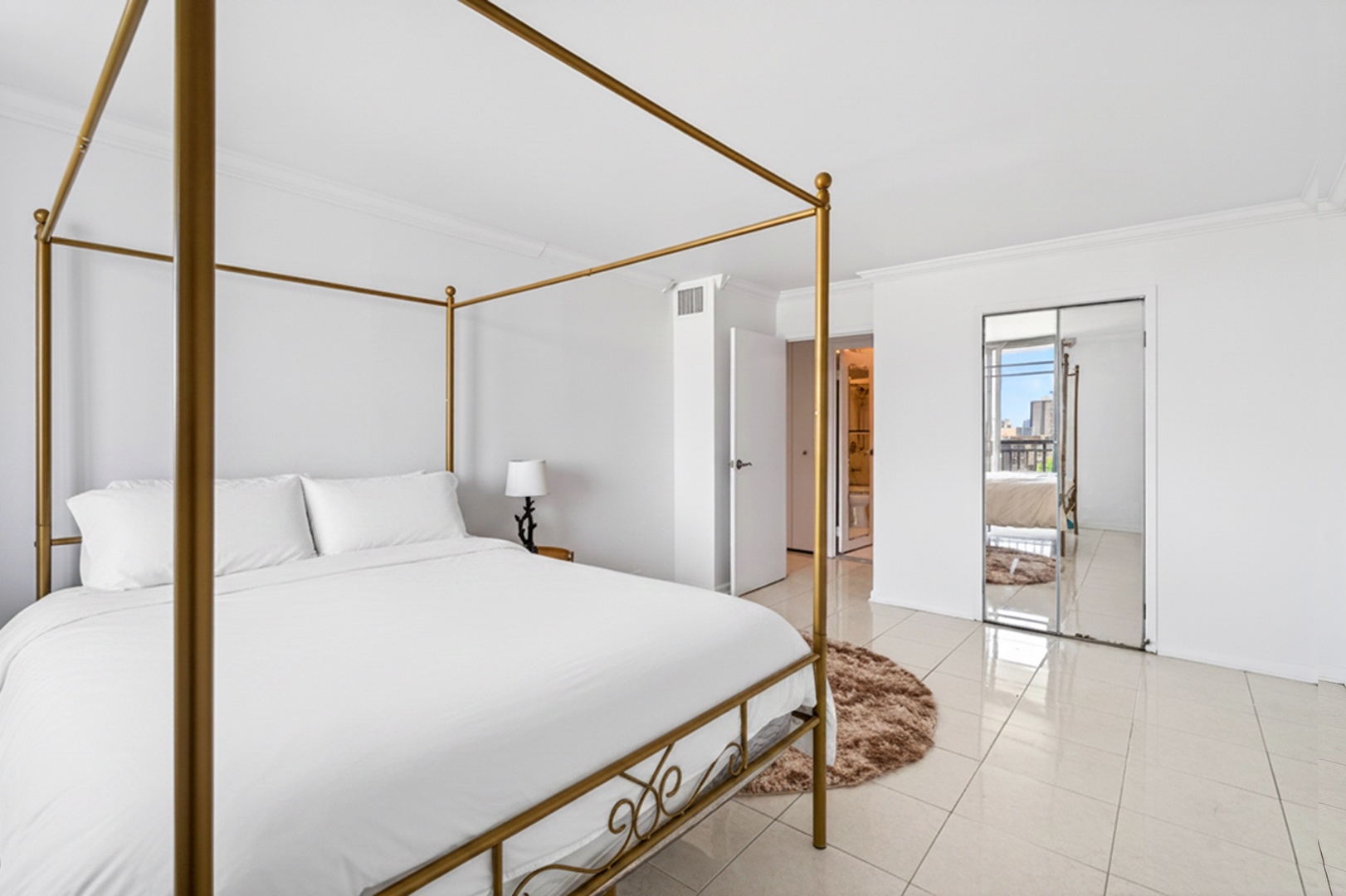 6007 North Sheridan Road, Unit 11G Chicago, IL 60660 - Photo 13 of 38