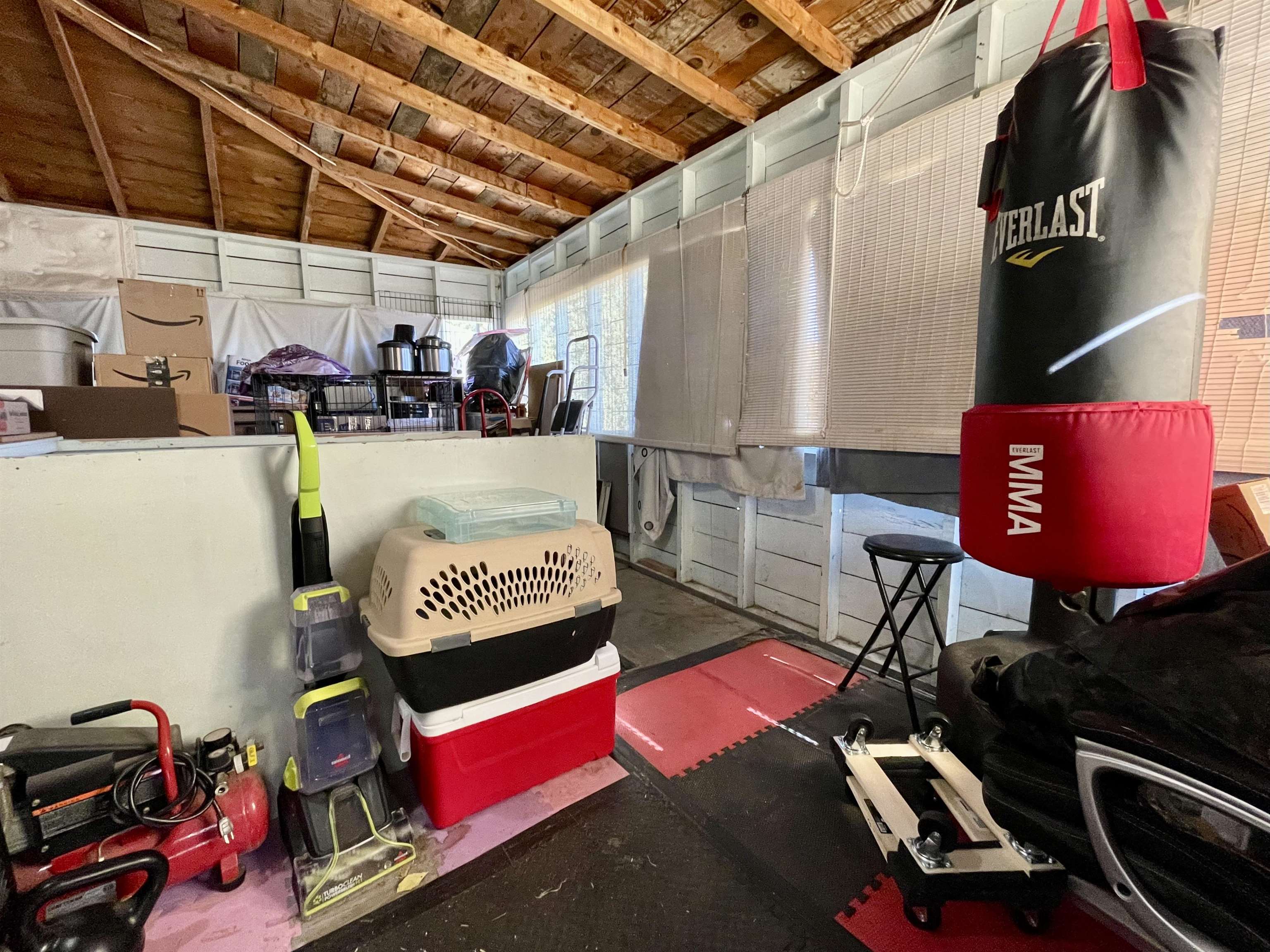 3246 D D 1/2 Road Clifton, CO 81520 - Photo 11 of 17 a room with gym equipment