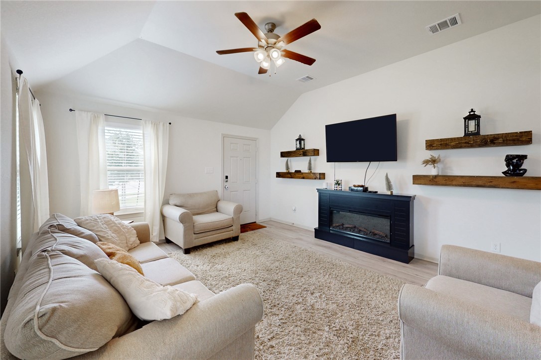 2846 Messenger Way Bryan, TX 77803 - Photo 4 of 23