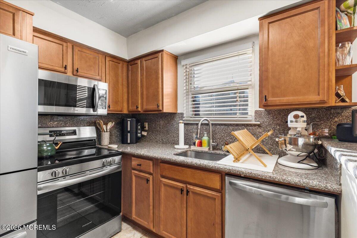 78 Greenwood Loop Road Brick, NJ 08724 - Photo 10 of 23 11-Kitchen