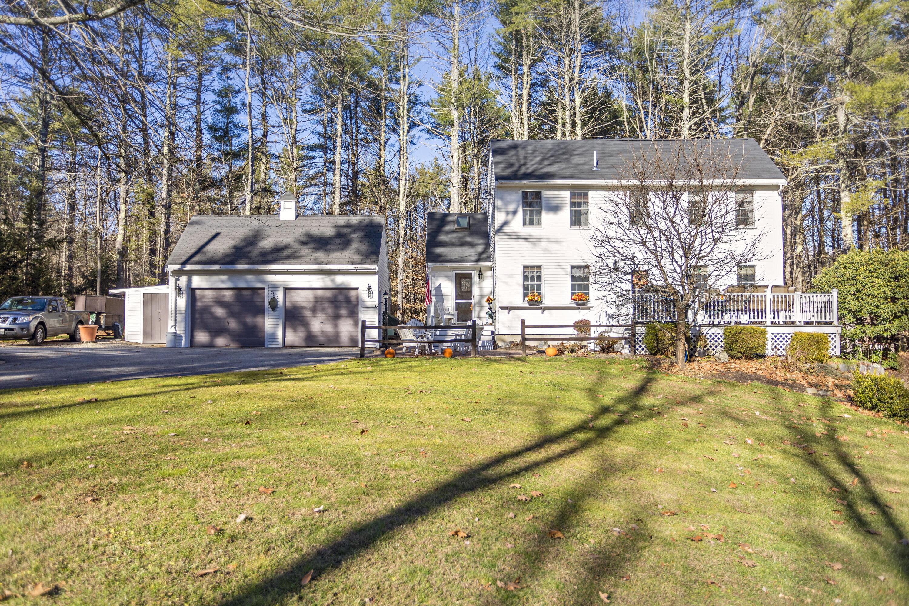 285 Yarmouth Road Gray, ME 04039 - Photo 1 of 29 Front of house