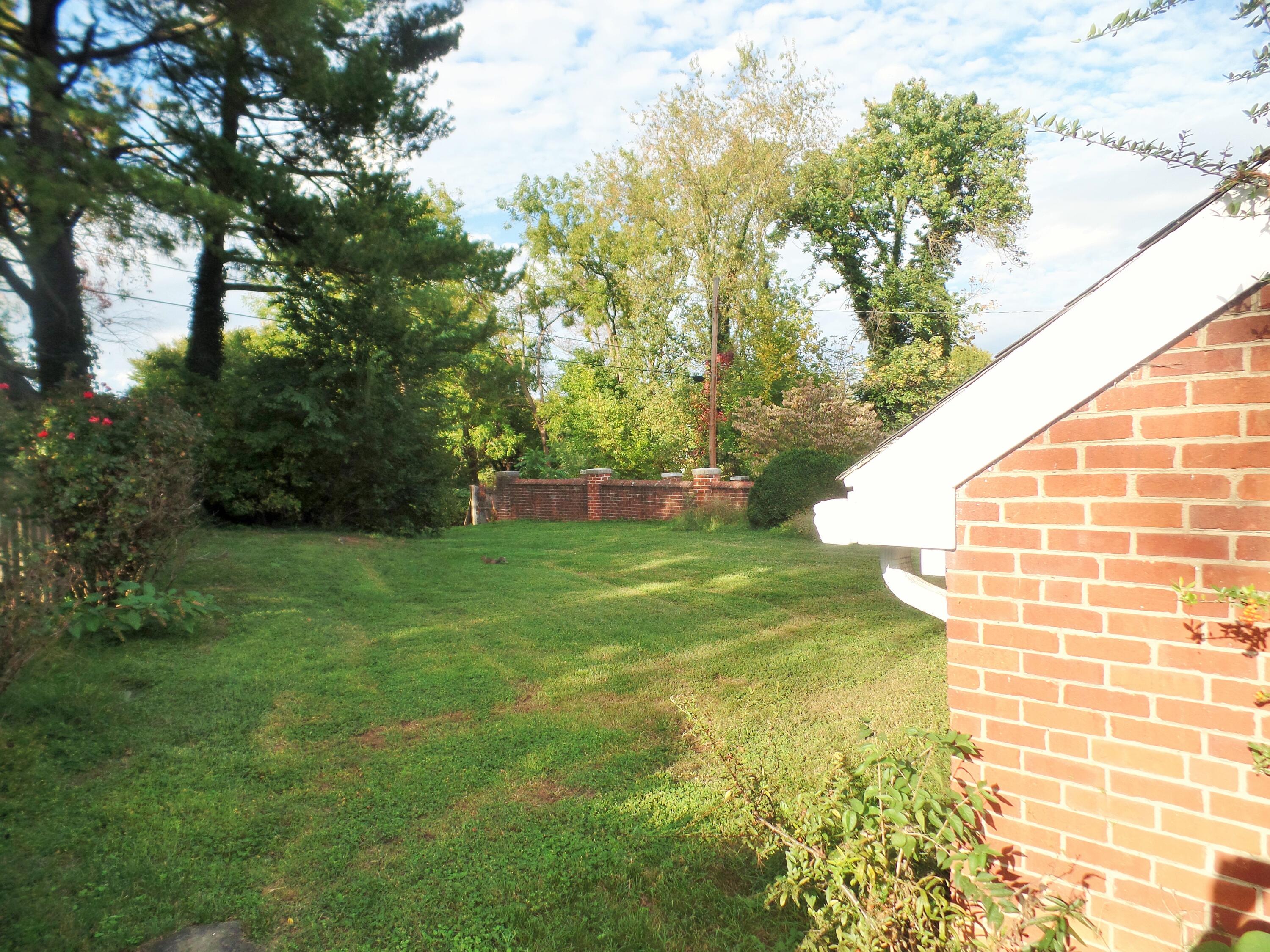 2239 Grandin Road Southwest Roanoke, VA 24015 - Photo 15 of 76 SAM_7934