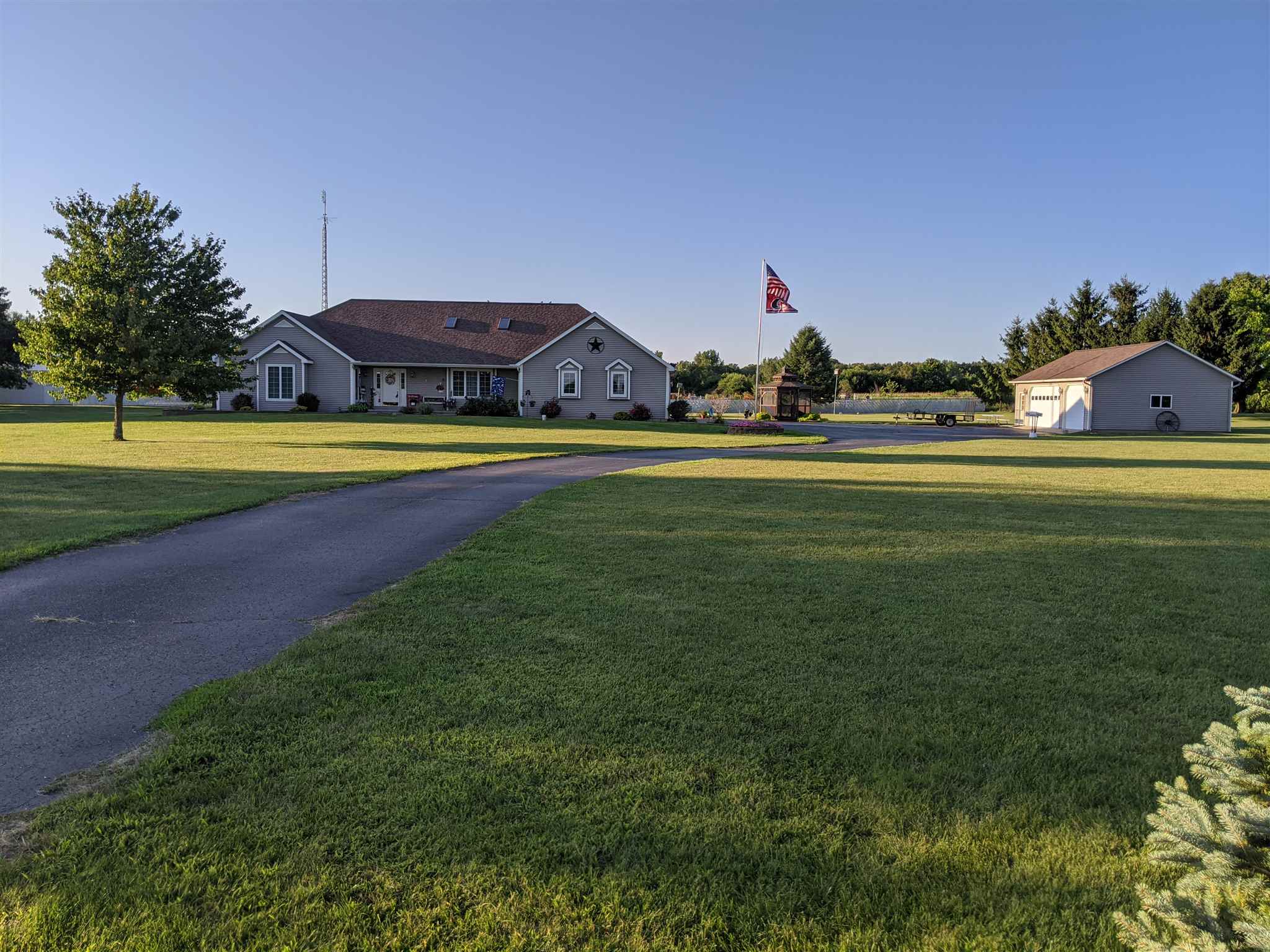 3274 East Armstrong Road Leesburg, IN 46538 - Photo 2 of 32 Gallery Image 2