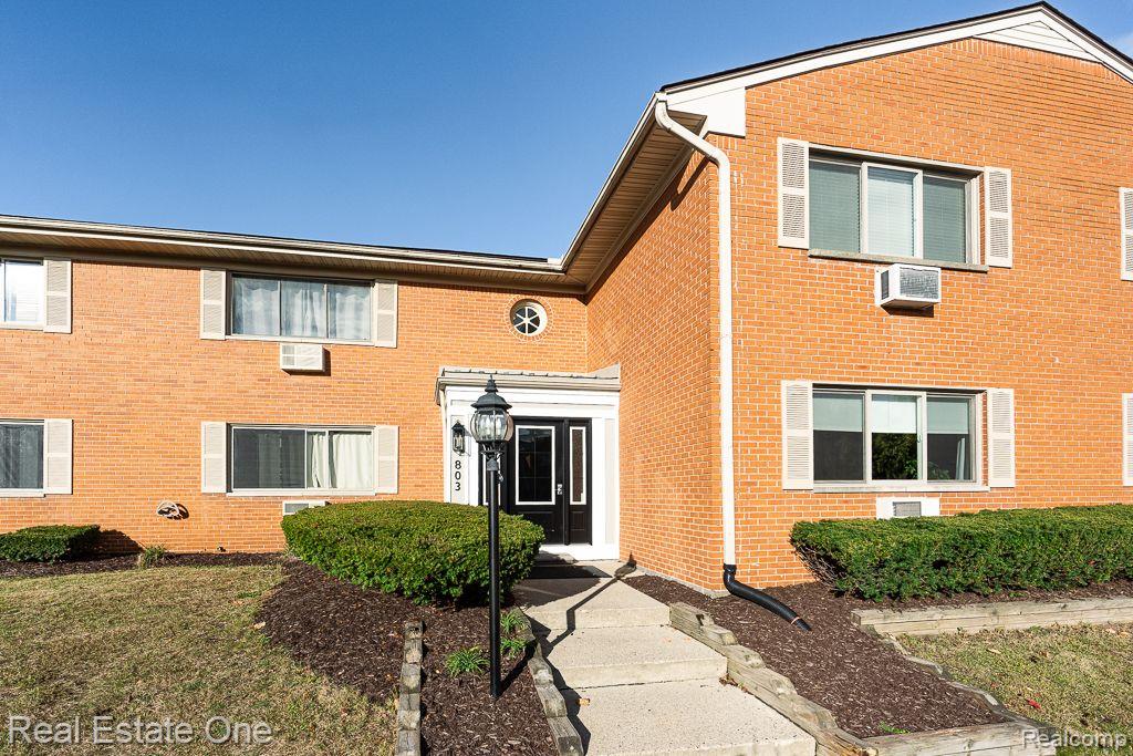803 Plate Street, Unit 204 Rochester, MI 48307 - Photo 1 of 16