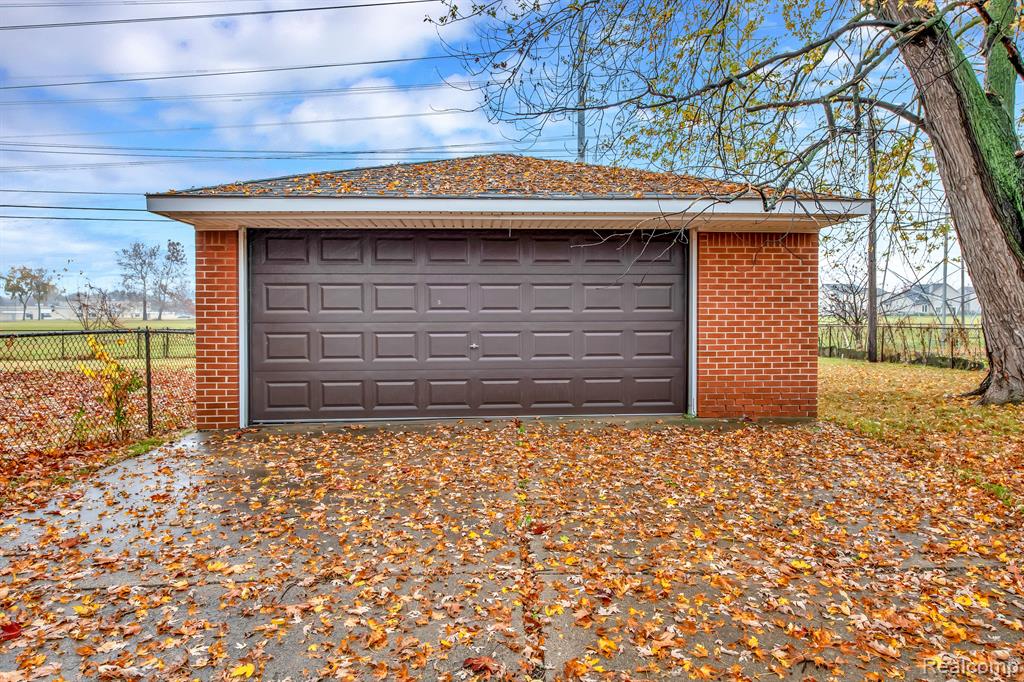 25618 Palomino Avenue Warren, MI 48089 - Photo 15 of 17