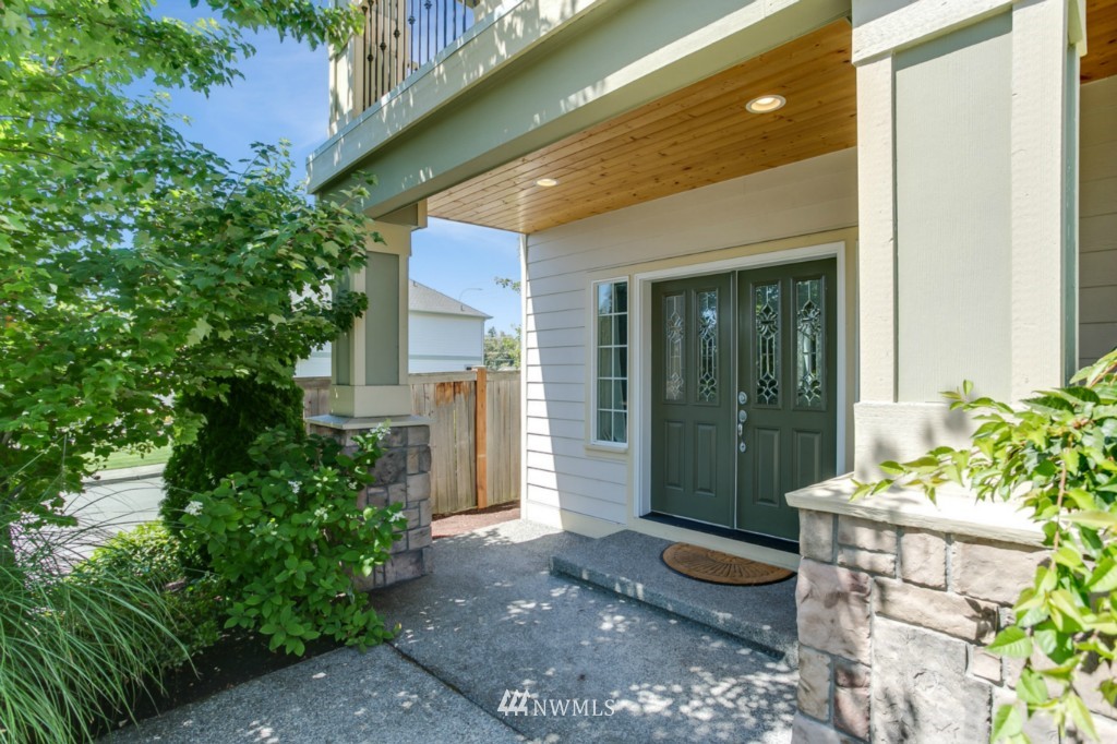 6100 Northeast 3rd Court Renton, WA 98059 - Photo 2 of 23
