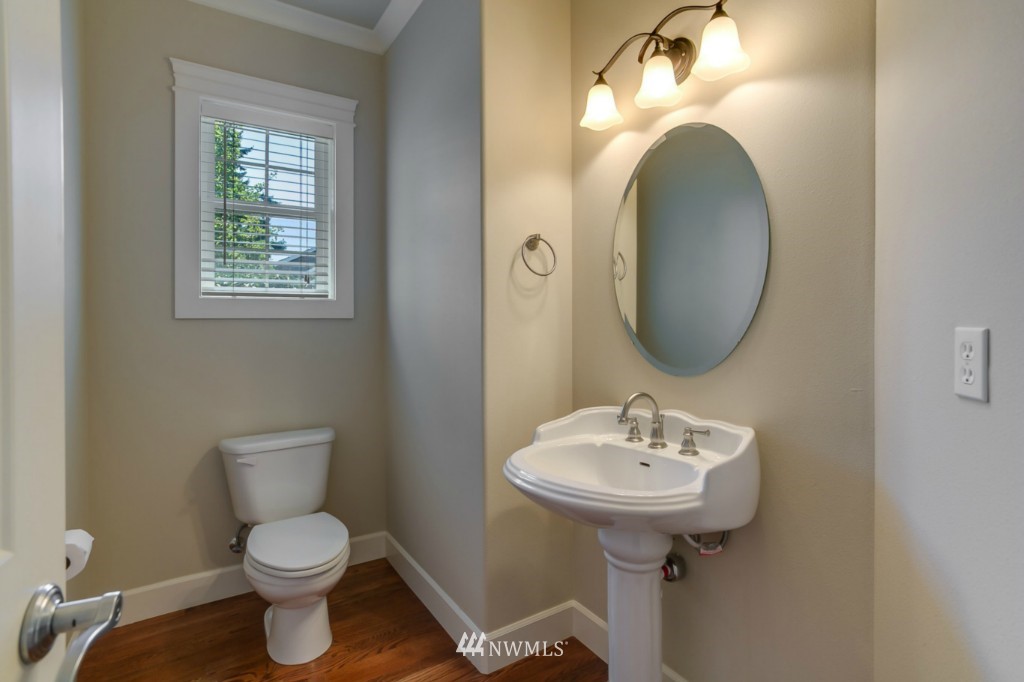 6100 Northeast 3rd Court Renton, WA 98059 - Photo 11 of 23