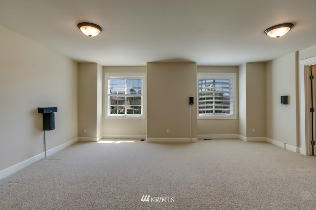 6100 Northeast 3rd Court Renton, WA 98059 - Photo 12 of 23