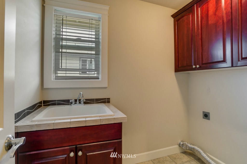 6100 Northeast 3rd Court Renton, WA 98059 - Photo 13 of 23