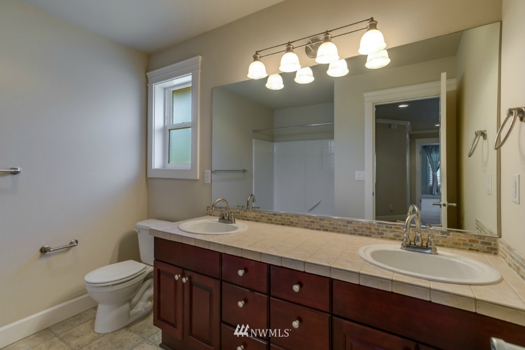 6100 Northeast 3rd Court Renton, WA 98059 - Photo 14 of 23
