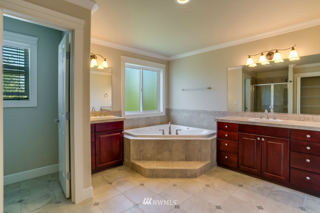 6100 Northeast 3rd Court Renton, WA 98059 - Photo 18 of 23