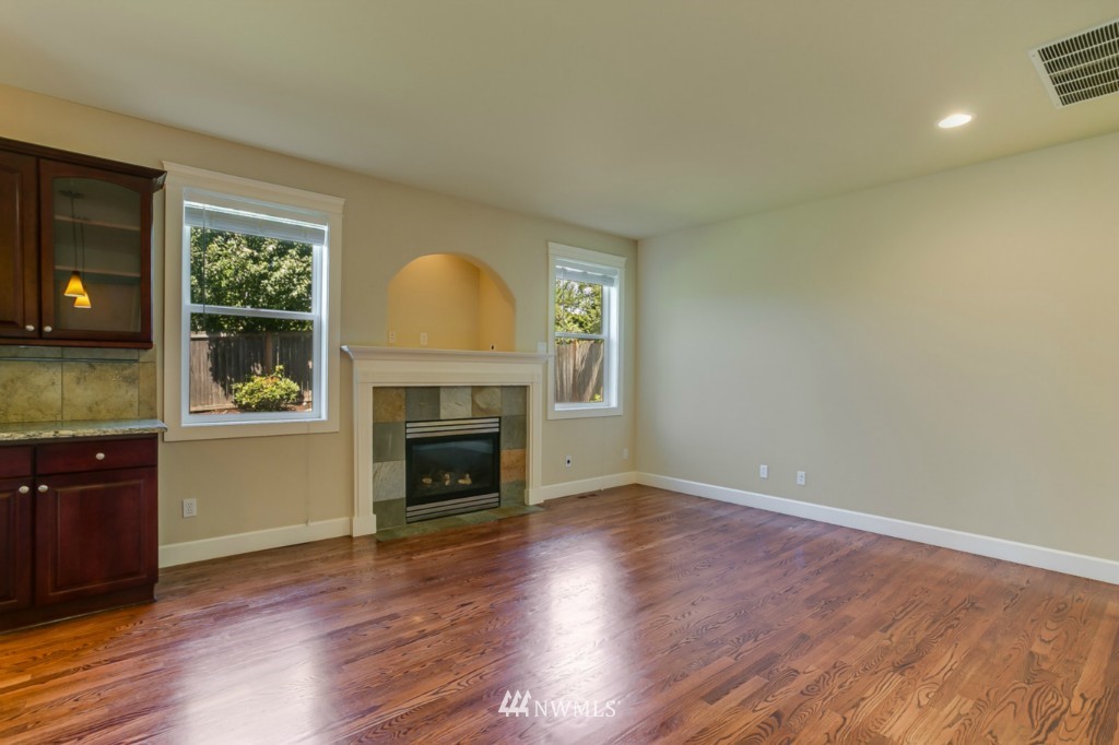 6100 Northeast 3rd Court Renton, WA 98059 - Photo 5 of 23