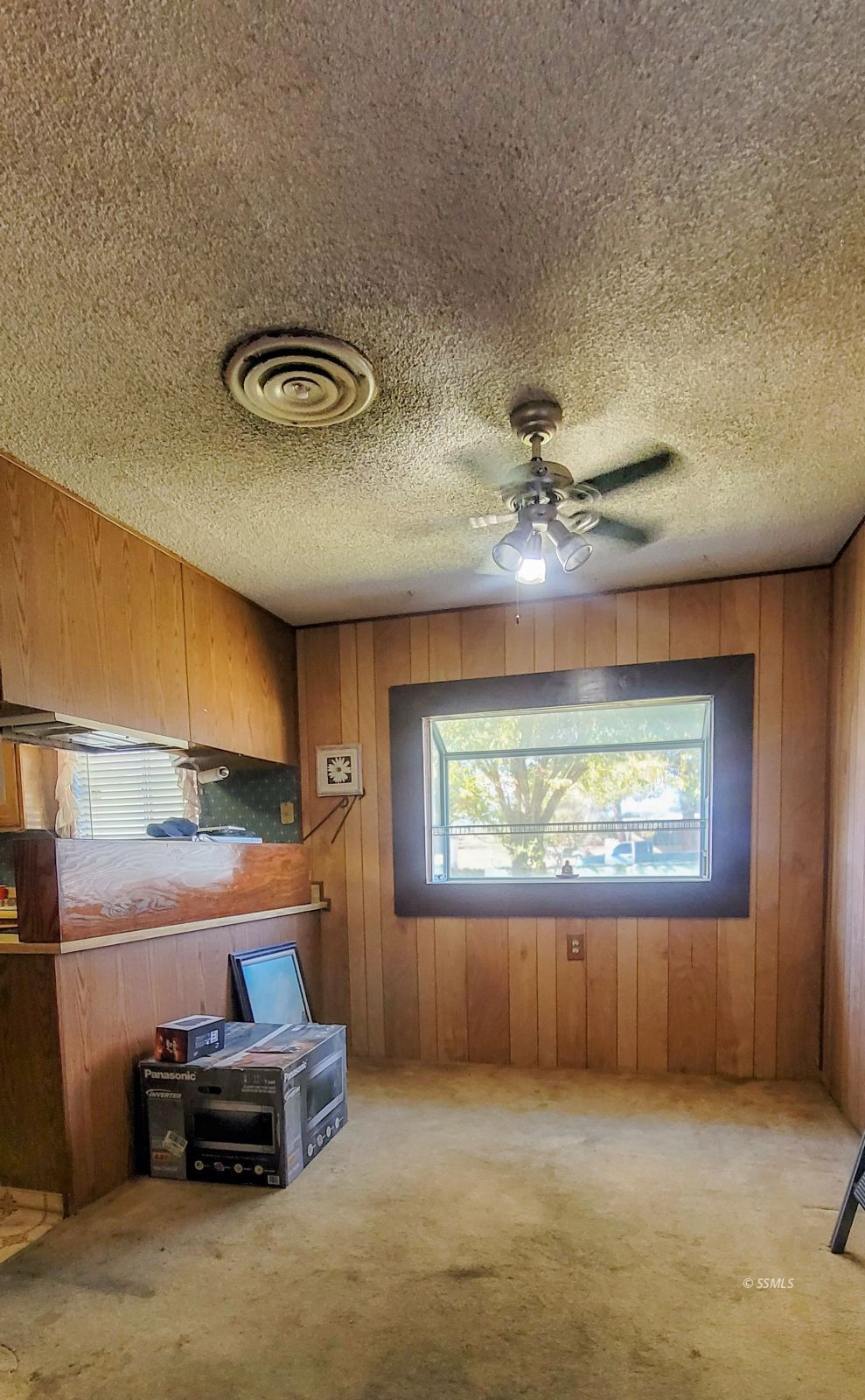 216 South Silver Ridge Street Ridgecrest, CA 93555 - Photo 8 of 21 a view of a room with gym equipment