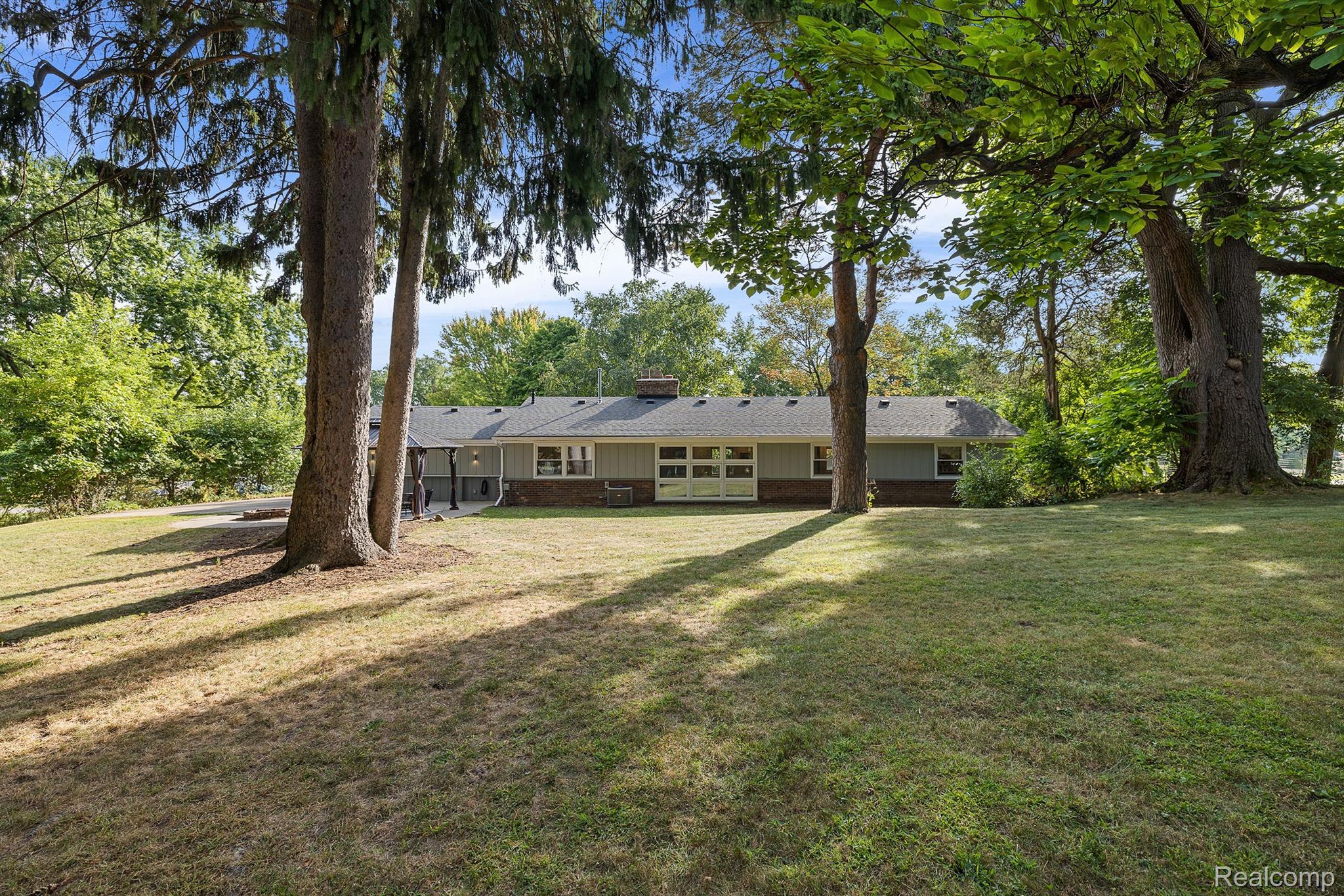 2554 Mcclintock Road Bloomfield Hills, MI 48302 - Photo 30 of 33 Gallery Image 30