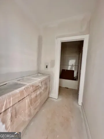 a view of livingroom with furniture