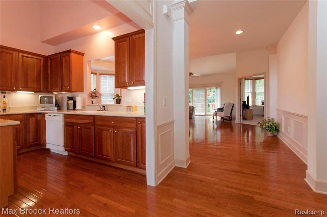 3655 Tremonte Circle Rochester, MI 48306 - Photo 2 of 35 2.jpg