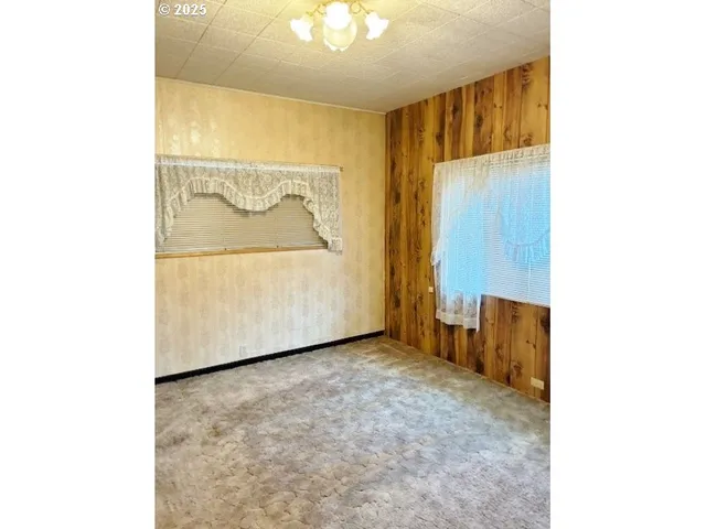 $299,000 | 913 Northwest Ellis Avenue, Pendleton, OR 97801