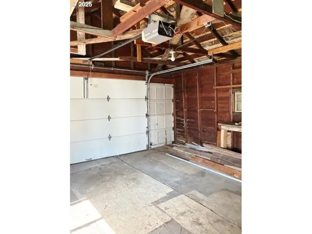 $299,000 | 913 Northwest Ellis Avenue, Pendleton, OR 97801