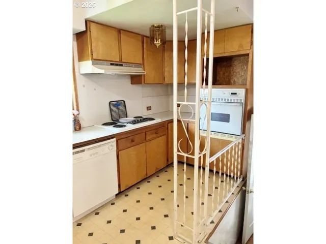 $299,000 | 913 Northwest Ellis Avenue, Pendleton, OR 97801