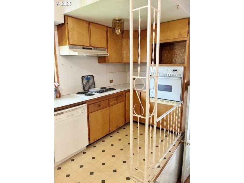 913 Northwest Ellis Avenue Pendleton, OR 97801 - Photo 6 of 26