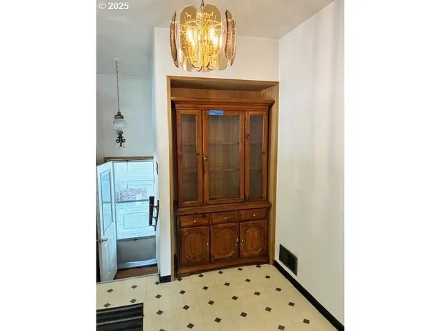 $299,000 | 913 Northwest Ellis Avenue, Pendleton, OR 97801