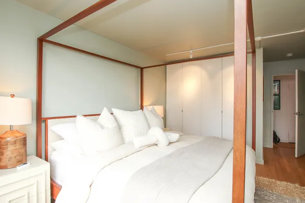 $2,800 | 3100 North Lake Shore Drive, Unit 1404, Chicago, IL 60657