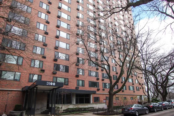 $2,800 | 3100 North Lake Shore Drive, Unit 1404, Chicago, IL 60657