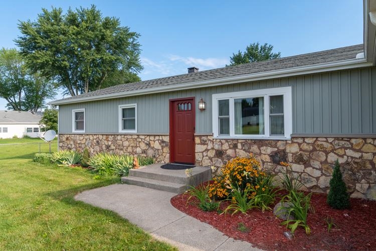 15959 Kelly Road Mishawaka, IN 46544 - Photo 3 of 32