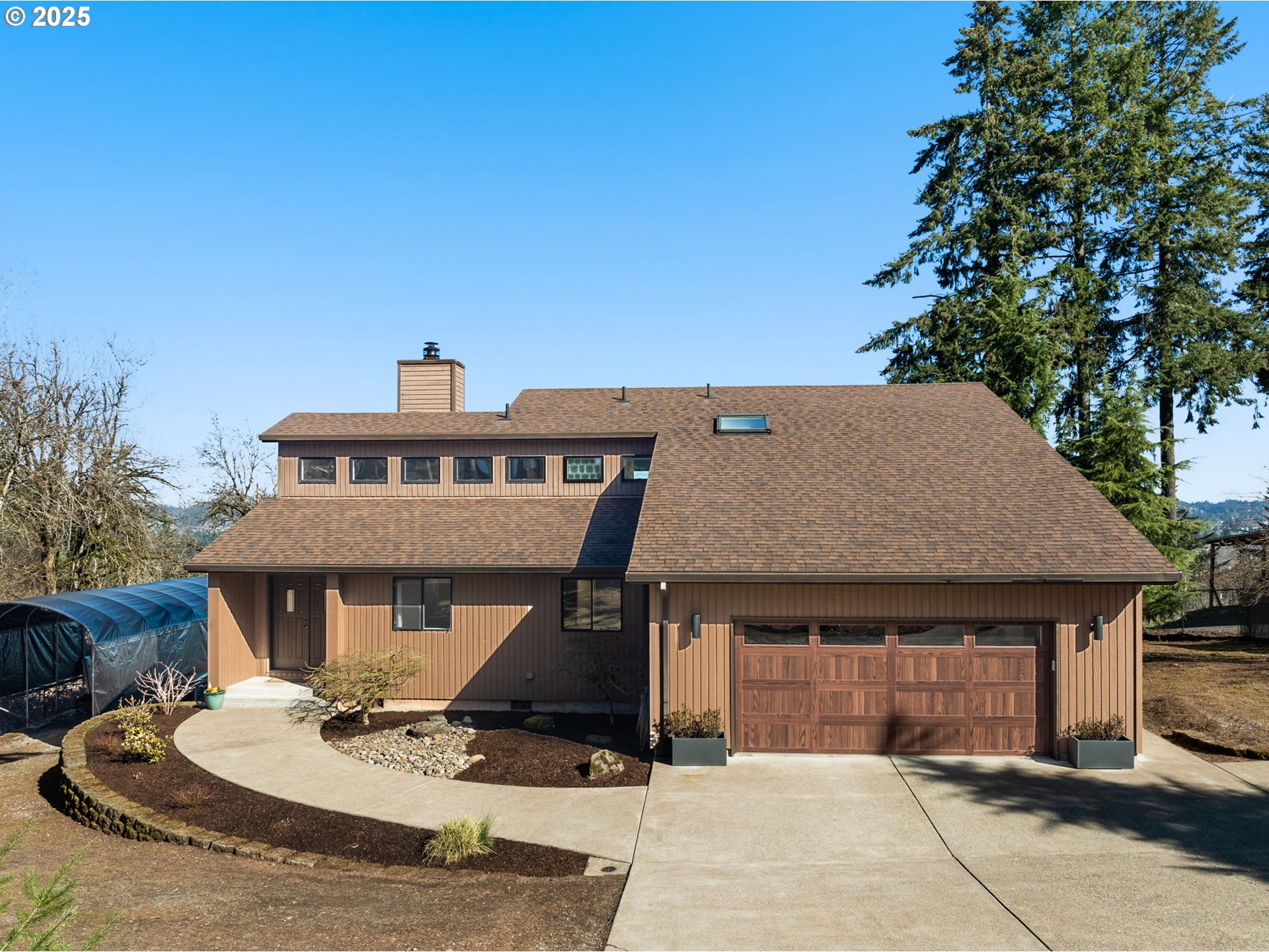 17287 South Overlook Road Oregon City, OR 97045 - Photo 1 of 48 a front view of a house with entertaining space