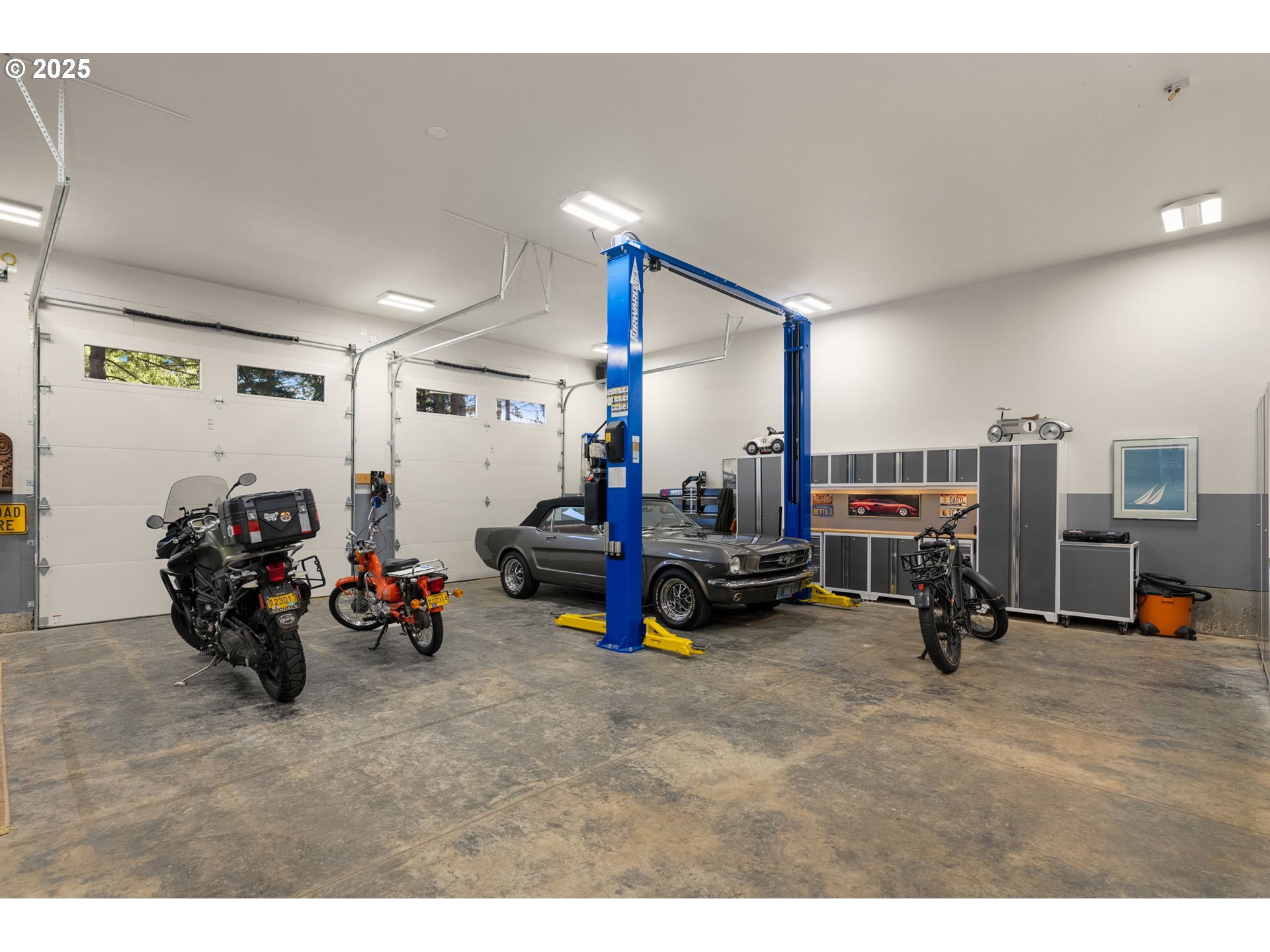 17287 South Overlook Road Oregon City, OR 97045 - Photo 35 of 48 a view of a room with gym equipment