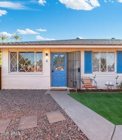 a front view of house with yard