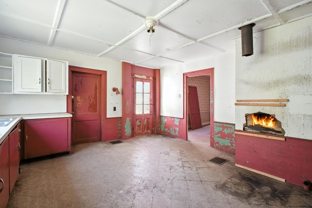 614 Main Road Granville, MA 01034 - Photo 10 of 19 Gallery Image 10