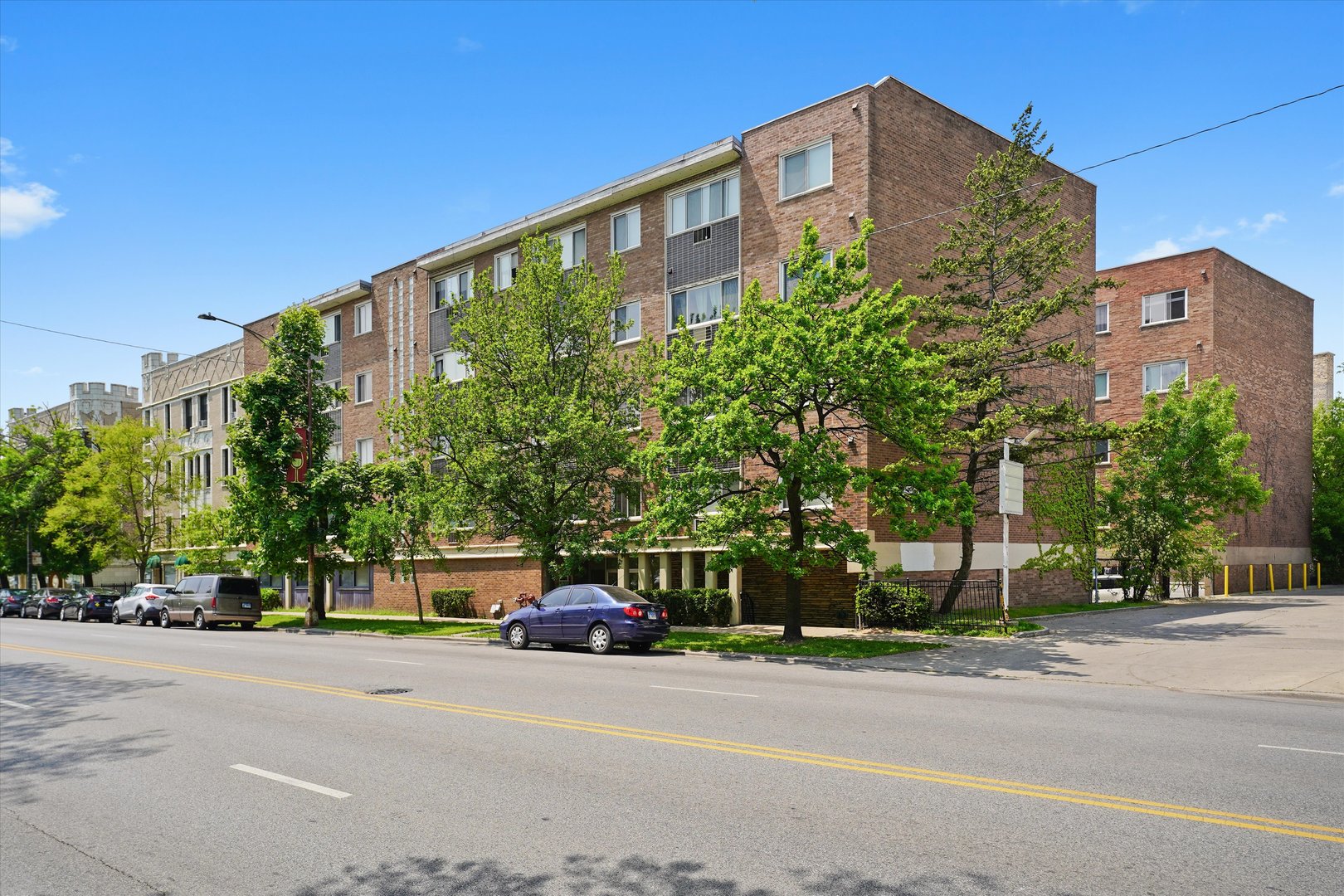 7120 North Sheridan Road, Unit 404 Chicago, IL 60626 - Photo 14 of 21 a building view