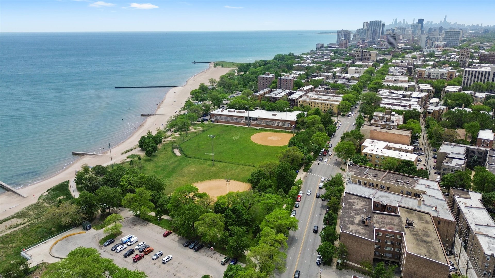 7120 North Sheridan Road, Unit 404 Chicago, IL 60626 - Photo 16 of 21 an aerial view of multiple house