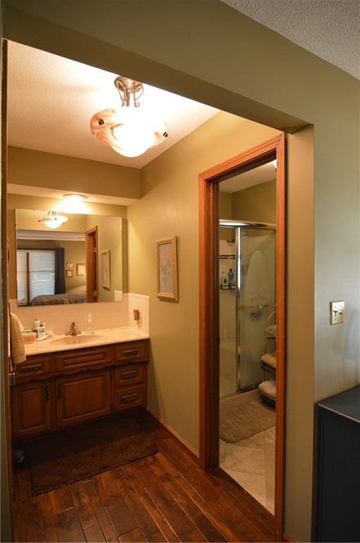 13905 Leavenworth Road Basehor, KS 66007 - Photo 10 of 39
