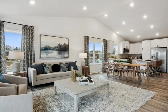 $529,900 | 7632 40th Street North, Oakdale, MN 55128