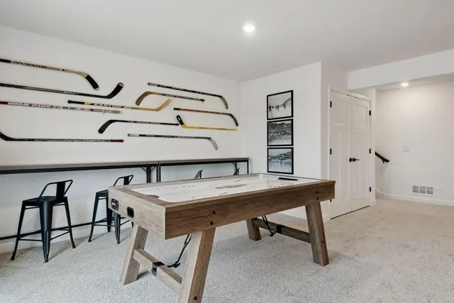 $529,900 | 7632 40th Street North, Oakdale, MN 55128