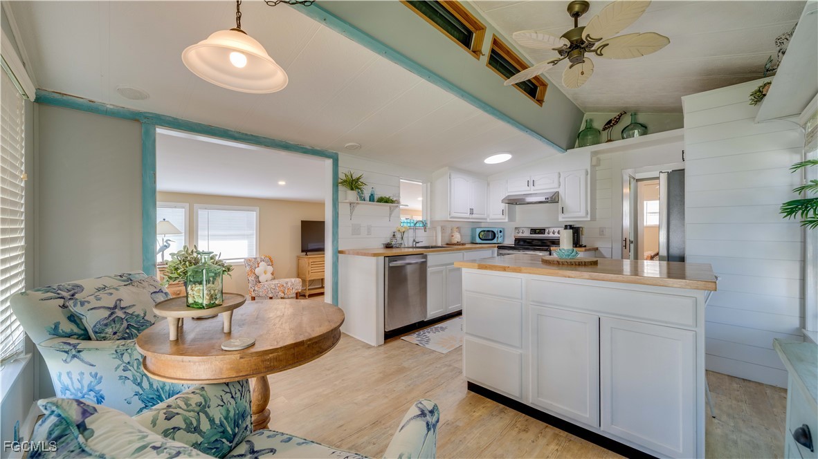 11077 Sunburst Lane Fort Myers, FL 33908 - Photo 11 of 37