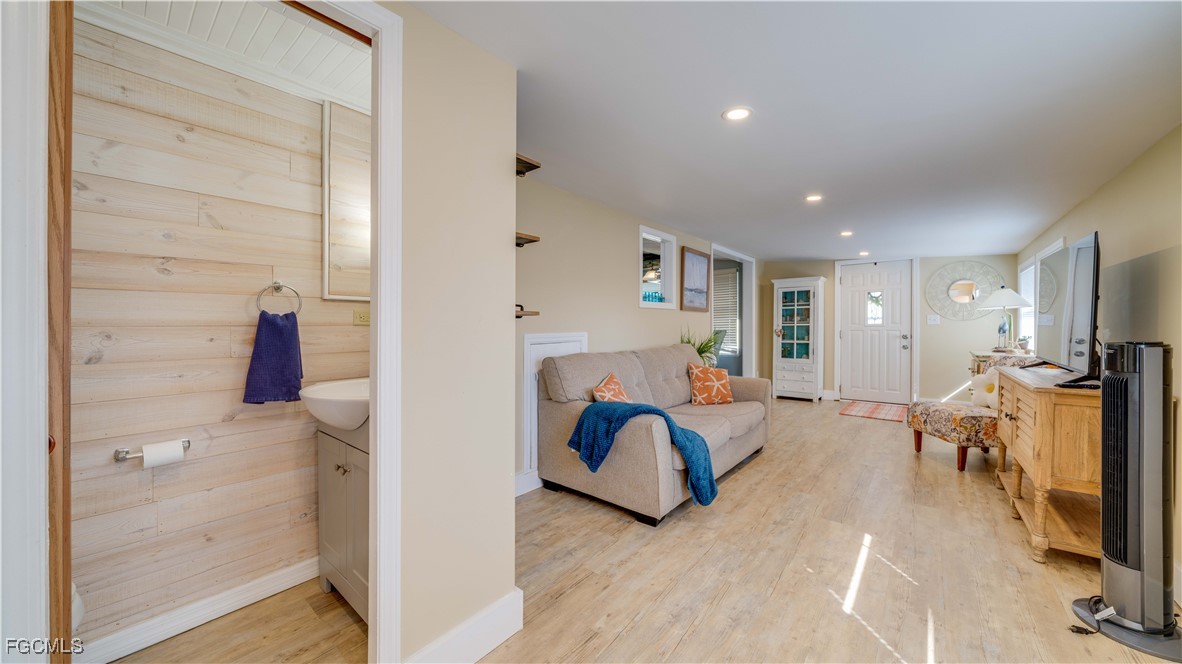 11077 Sunburst Lane Fort Myers, FL 33908 - Photo 6 of 37