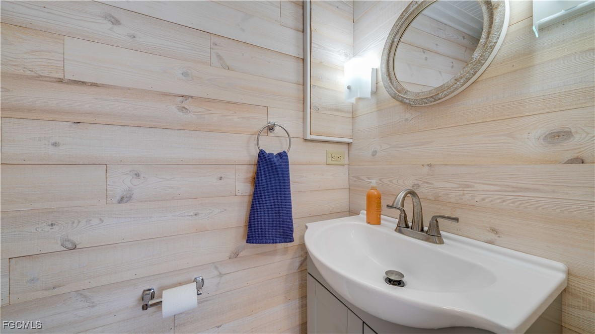 11077 Sunburst Lane Fort Myers, FL 33908 - Photo 7 of 37