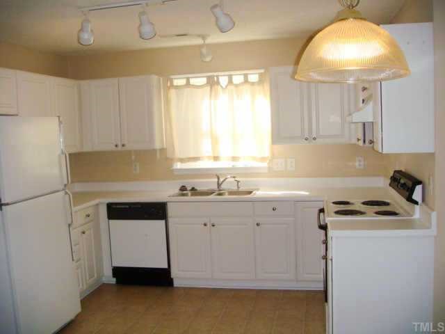 5905 Forest Ridge Drive Durham, NC 27713 - Photo 5 of 12 Gallery Image 5