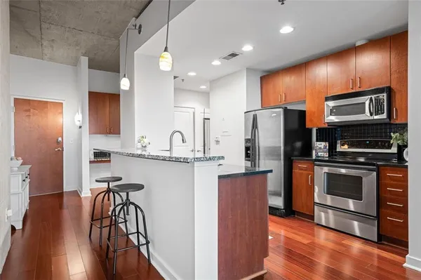 $269,900 | 250 Pharr Road Northeast, Unit 1715, Atlanta, GA 30305