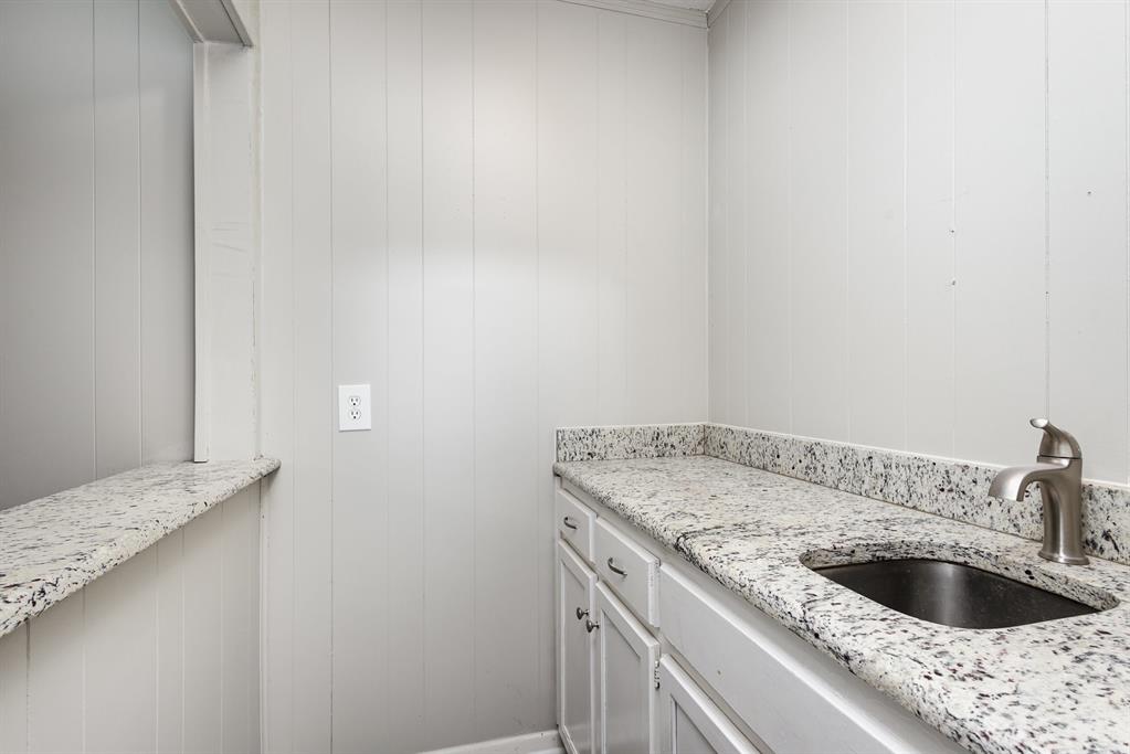 712 Springhill Drive Hurst, TX 76054 - Photo 14 of 18